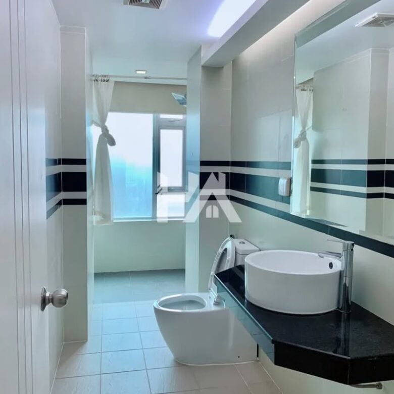 2 bed + 2 bath | Condo for Sale in BKK 1