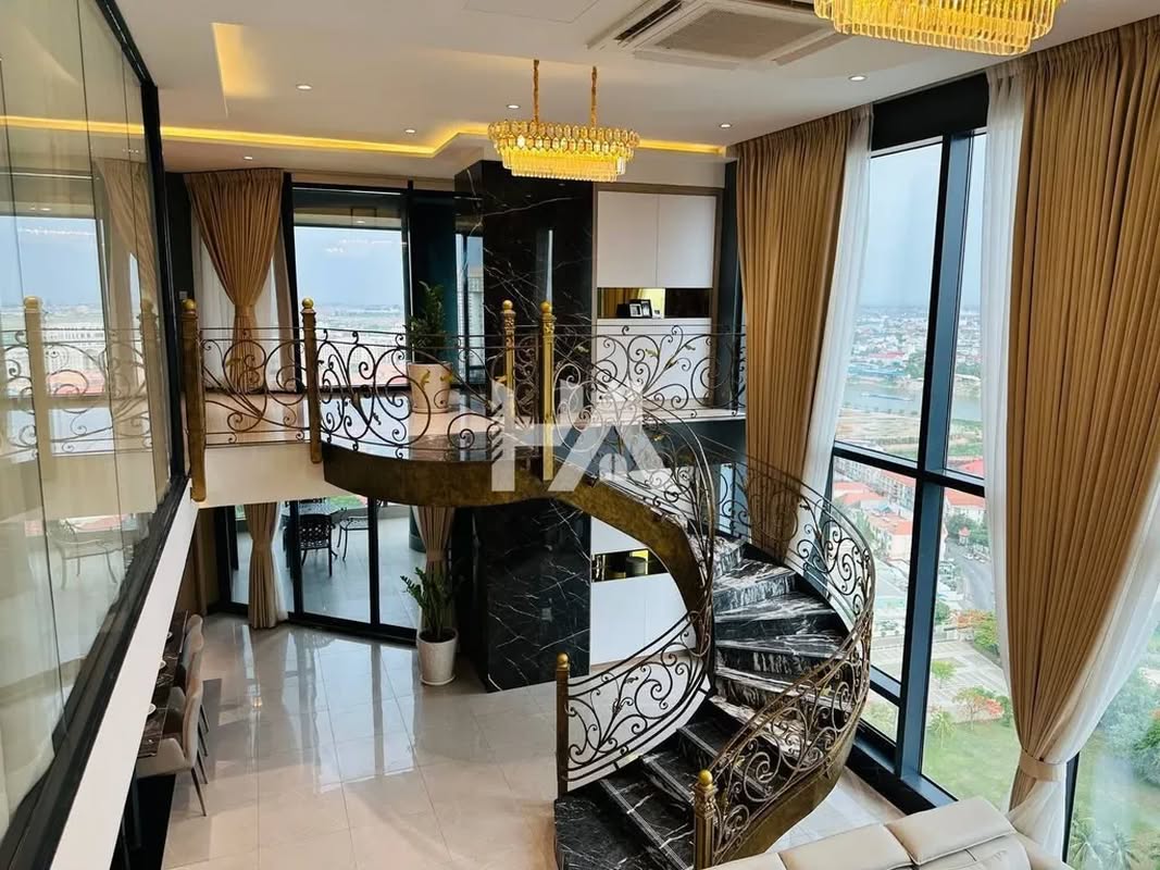 4 Bed + 4 Bath Duplex | Penthouse for Sale in Tonle Bassac