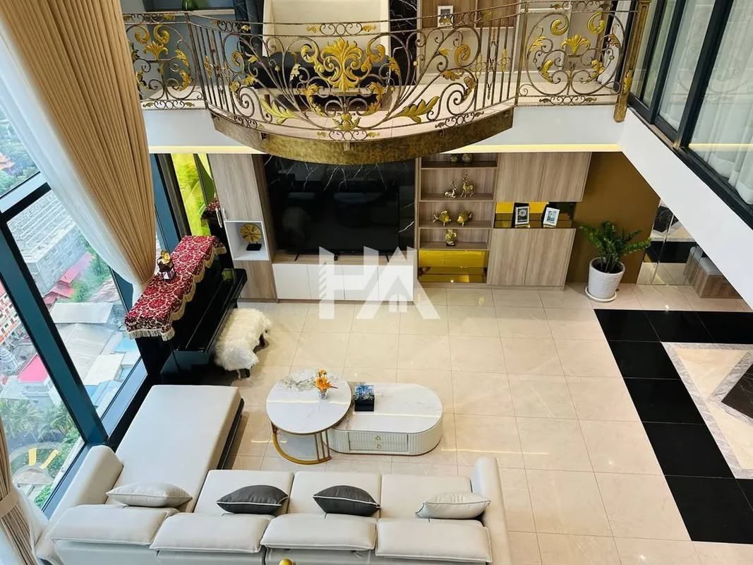 4 Bed + 4 Bath Duplex | Penthouse for Sale in Tonle Bassac