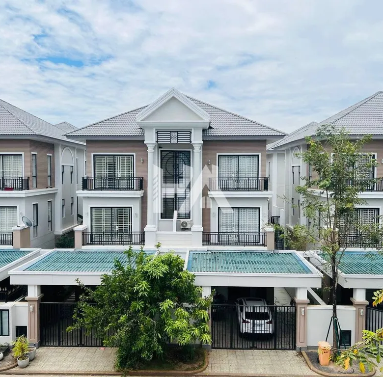 5 bed + 6 bath | Villa for Sale in Borey Peng Huoth