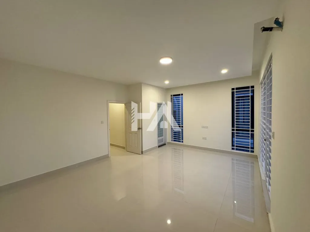 5 bed + 6 bath | Villa for Sale in Borey Peng Huoth