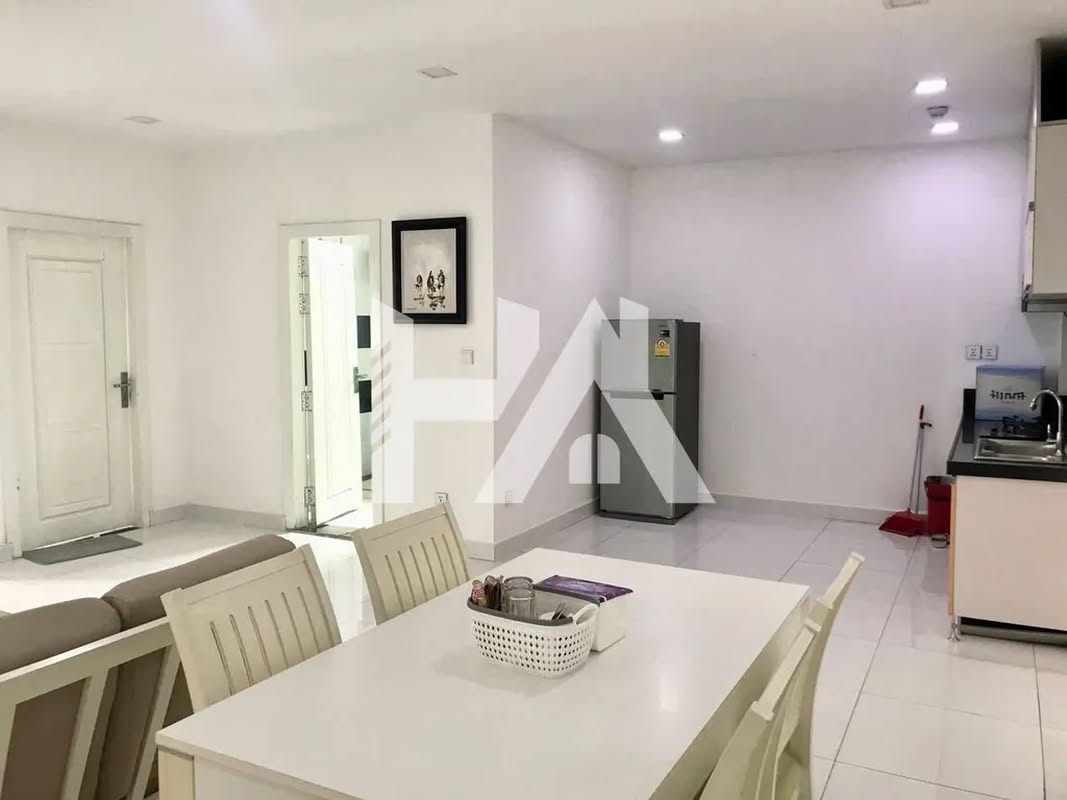 2 bed + 2 bath | Condo for Rent in Russian Market