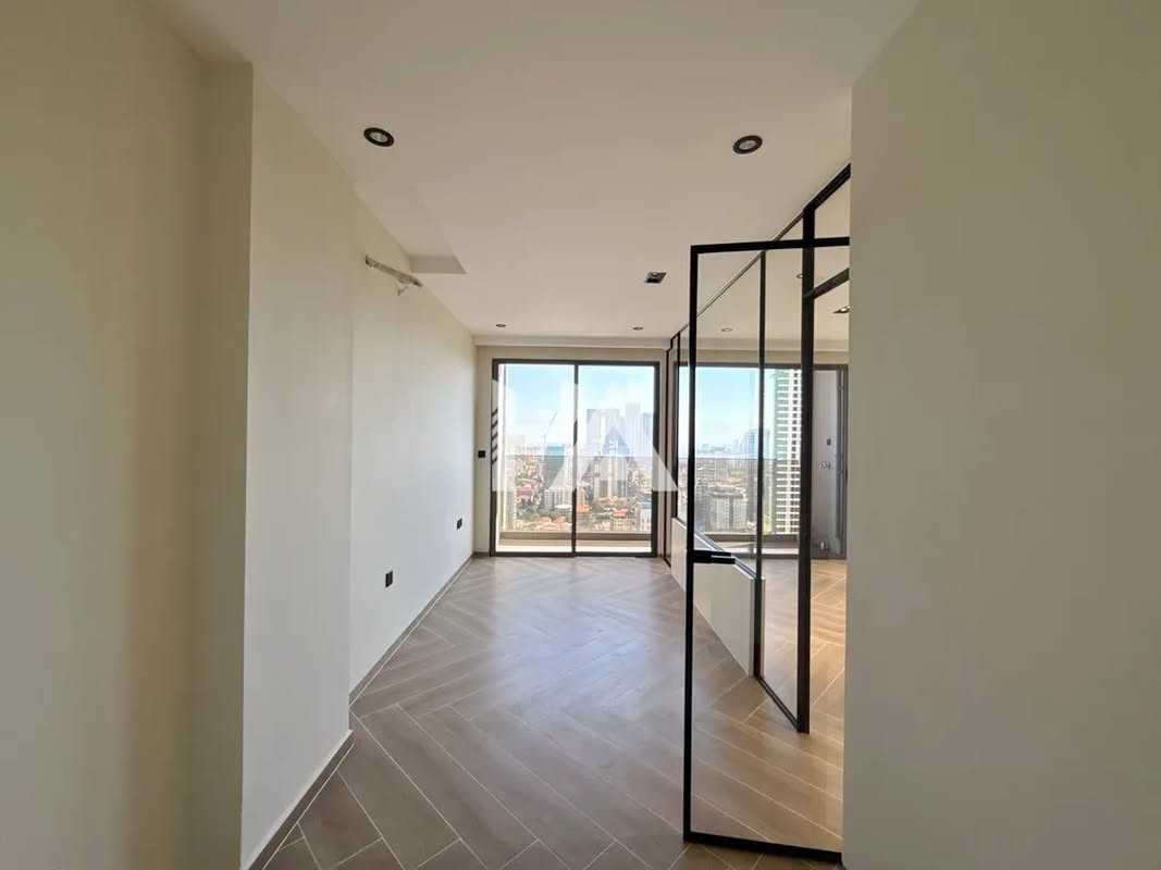 1 Bed + 1 Bath | Condo for Sale in BKK 1