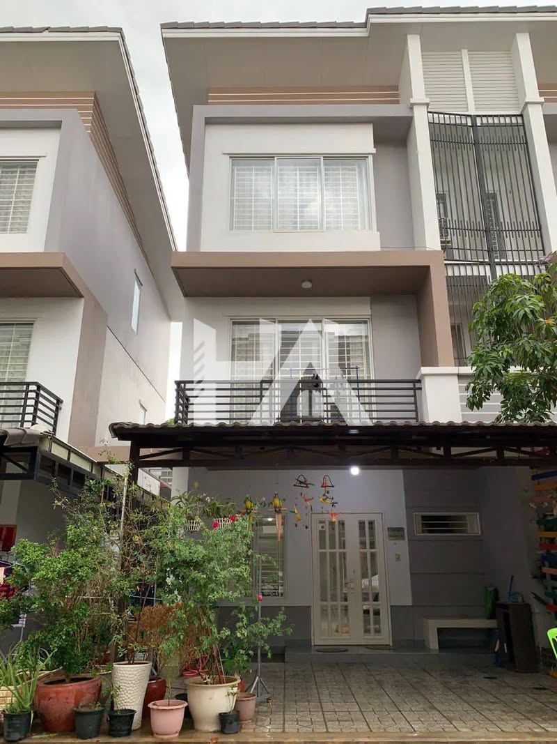 3 Bed + 3 Bath | House for Rent in Borey Peng Huoth