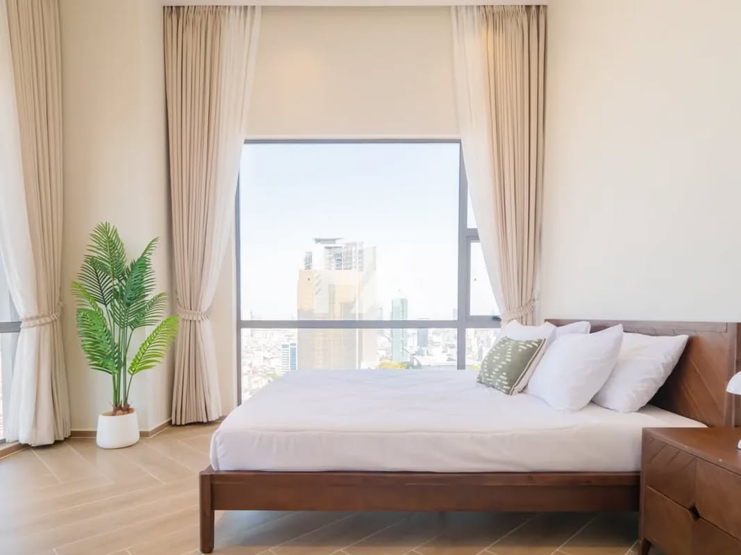 3 bed + 3 bath | Condo for Sale in BKK 1
