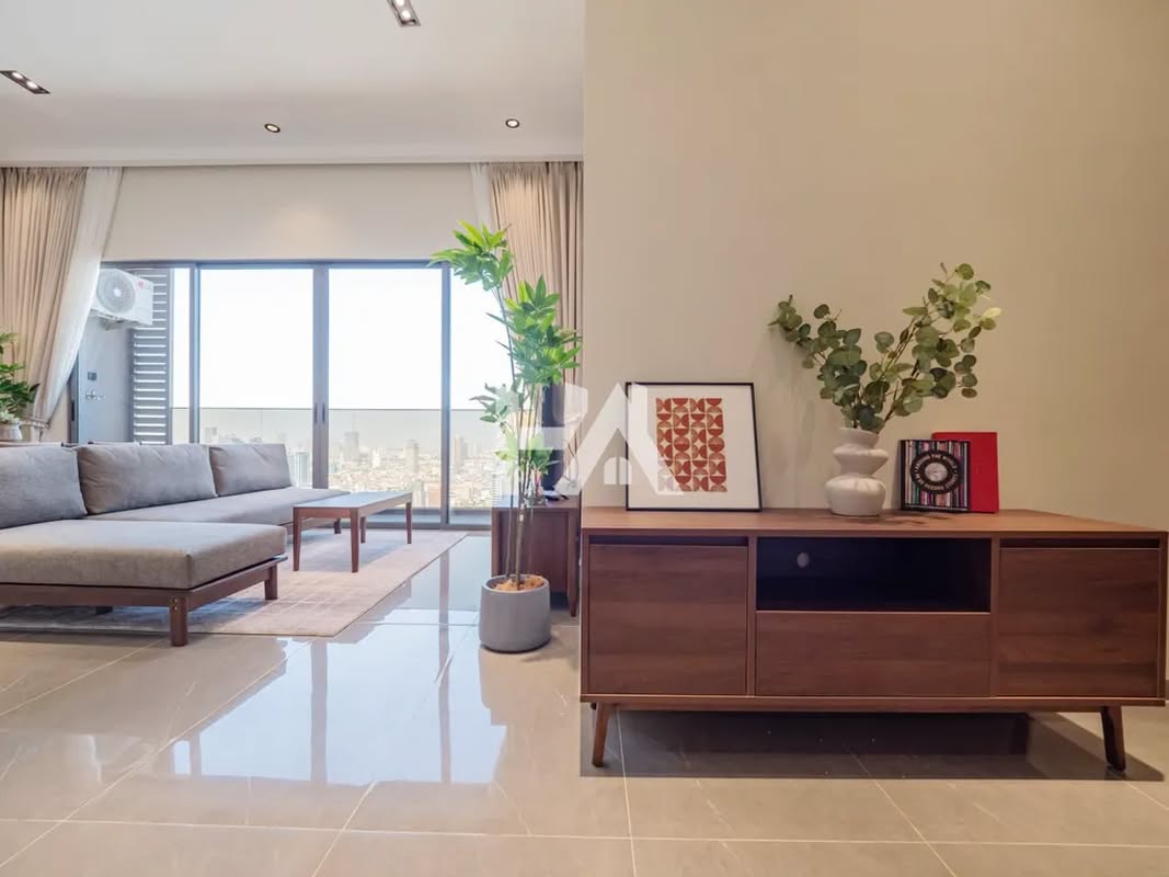 3 bed + 3 bath | Condo for Sale in BKK 1