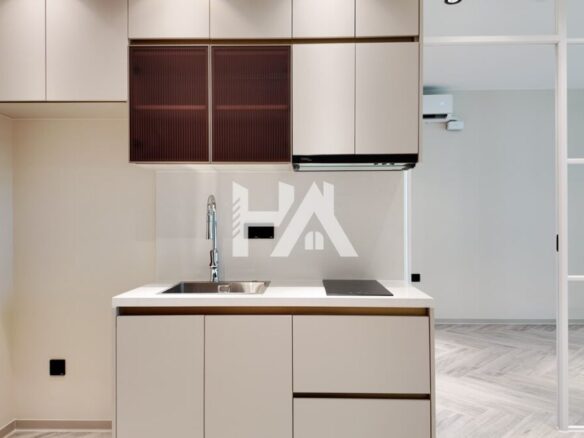 1 bed, 1 bath condo for sale at Time Square 302 - 7
