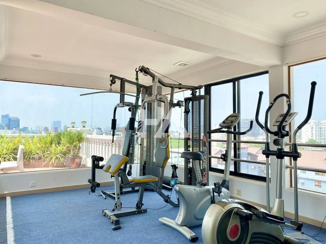 3 bed + 2 bath | Apartment for Rent in BKK 1