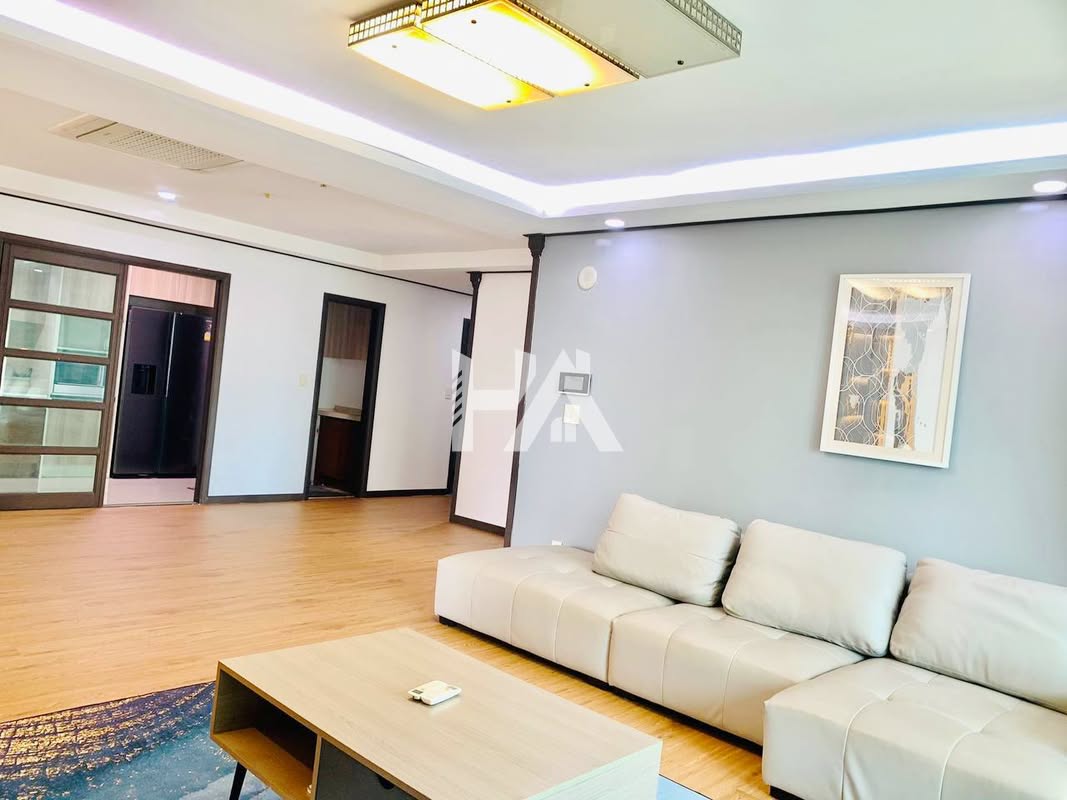 3 bed + 4 bath | Condo for Rent in BKK 1