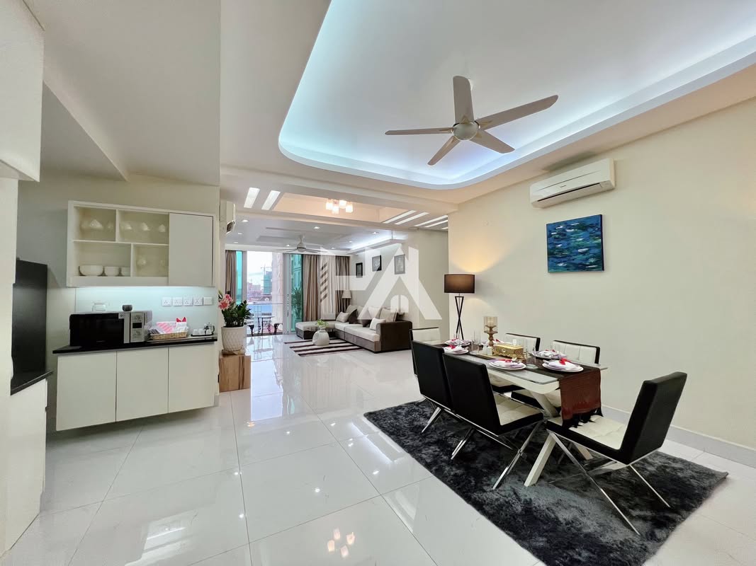 3 bed + 3 bath | Condo for Rent in BKK 1
