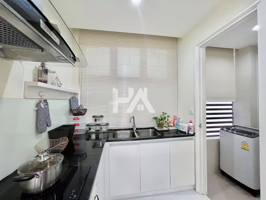 3 bed + 3 bath | Condo for Rent in BKK 1