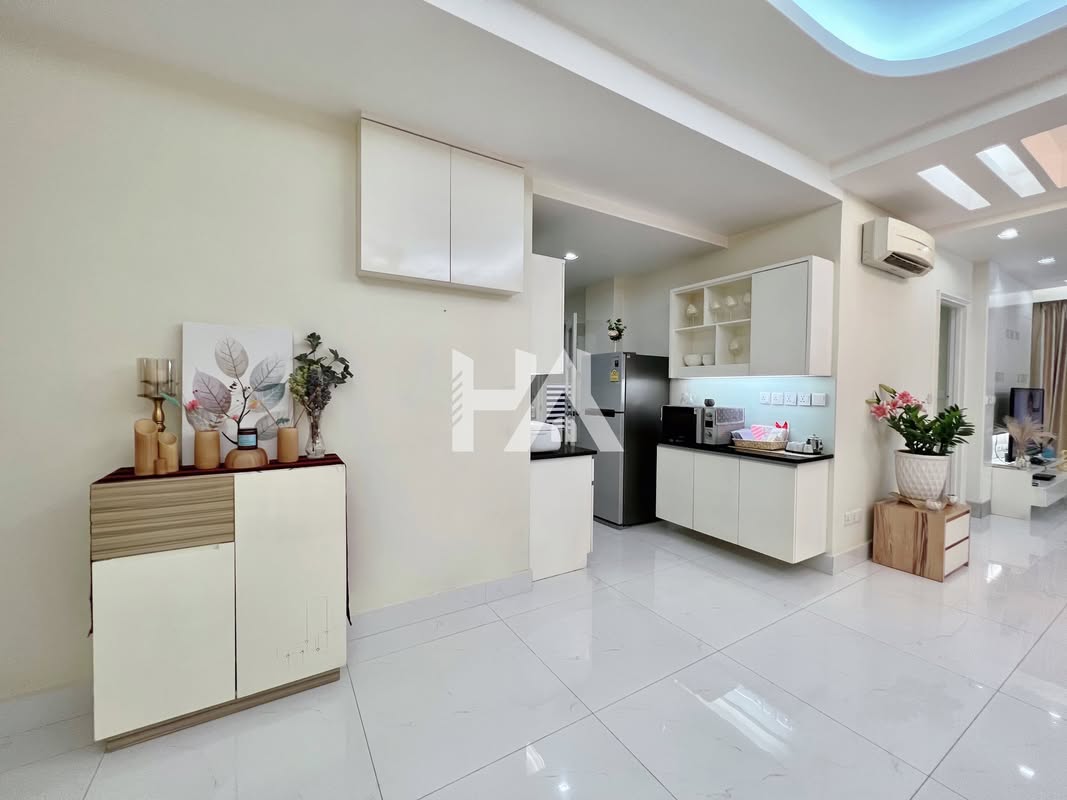 3 bed + 3 bath | Condo for Rent in BKK 1