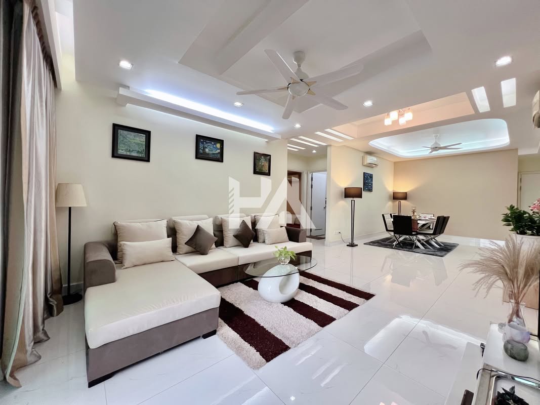 3 bed + 3 bath | Condo for Rent in BKK 1