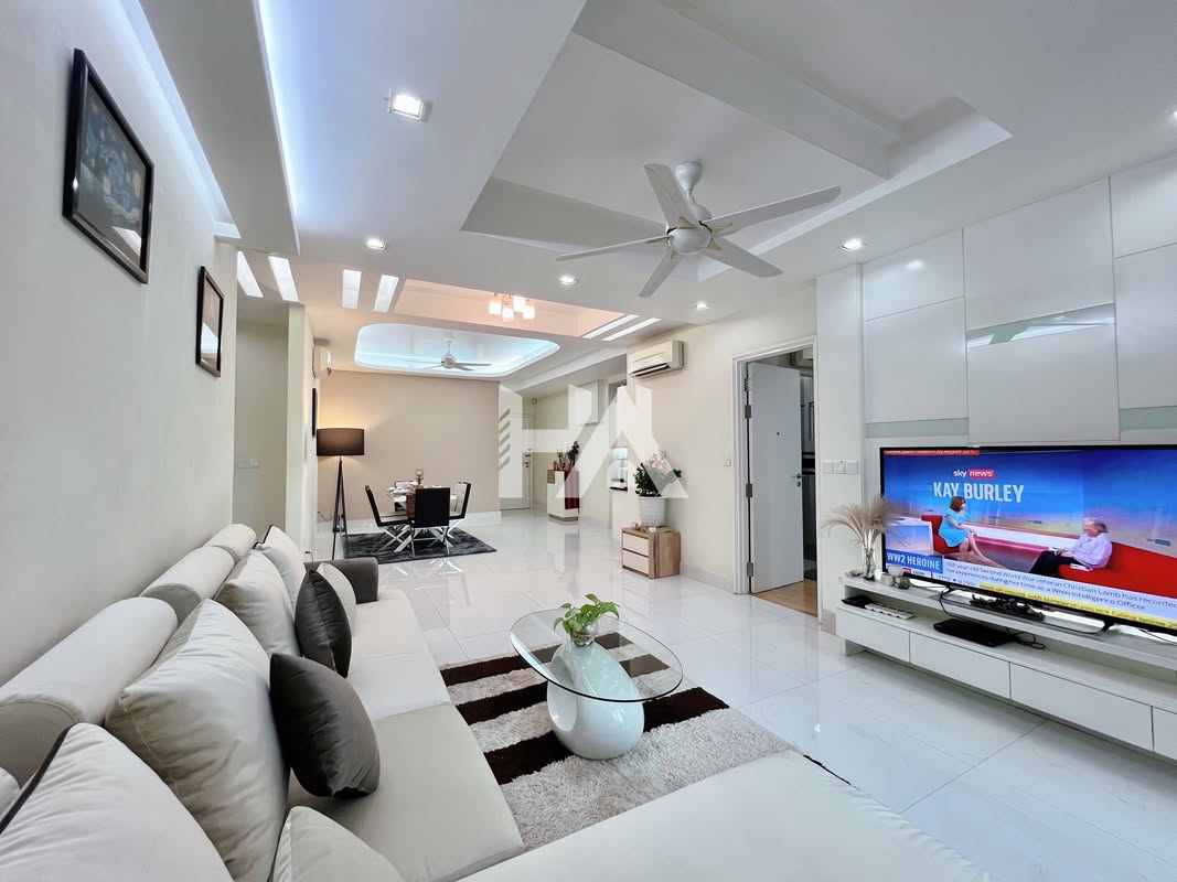 3 bed + 3 bath | Condo for Rent in BKK 1