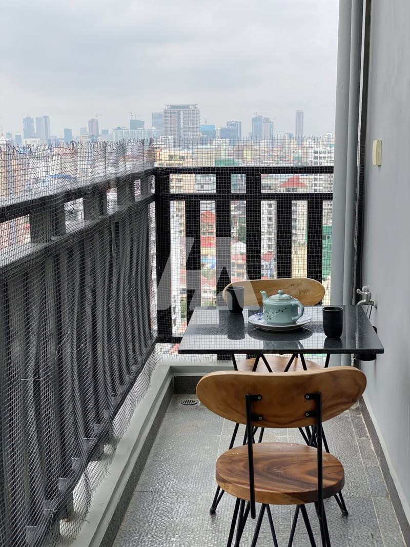 1 bed + 1 bath | Condo for Sale in Olympic